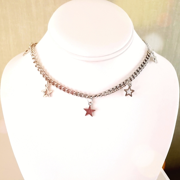 2/$20🌼 Silver Chain Star Dangle Necklace - Picture 2 of 5